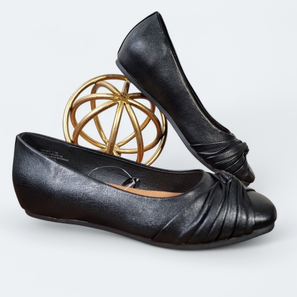 NEW Baretraps Chainey Black Flats Size 7.5 - Picture 17 of 17